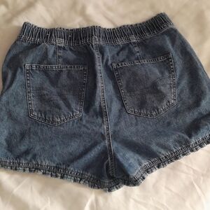 American Eagle jean shorts sz 8